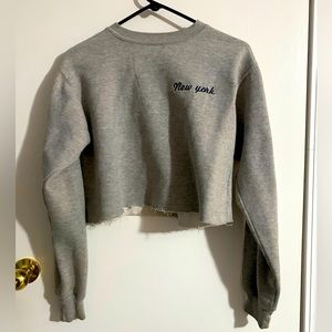 Women’s Cropped Gray New York Sweatshirt XS